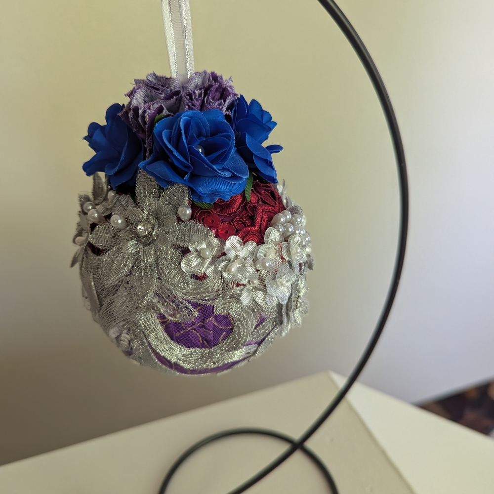 Elegant Purple and Blue Floral Ornament
